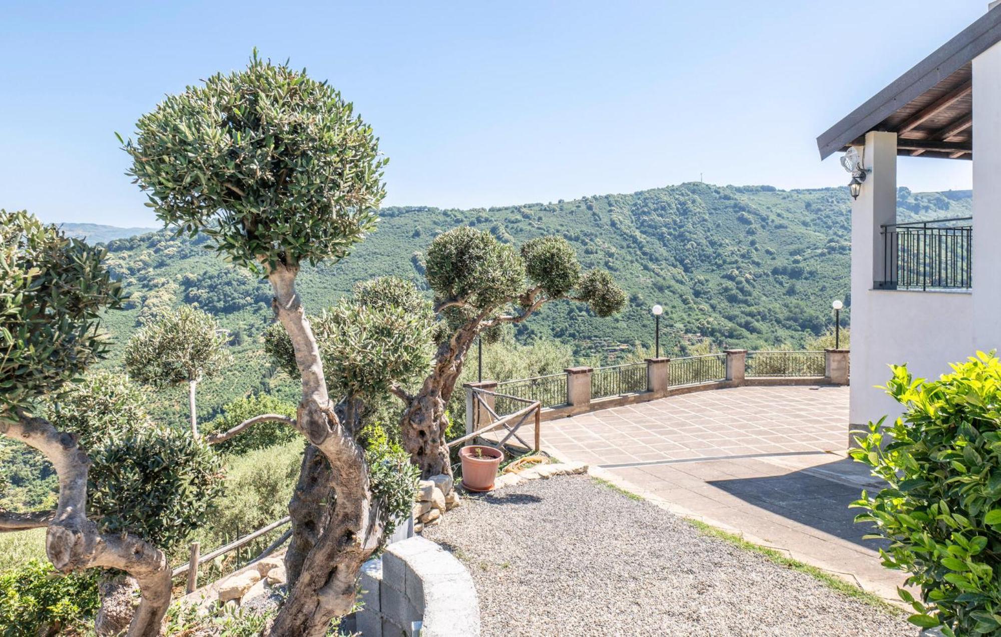 3 Bedroom Beautiful Home In Librizzi Exterior photo
