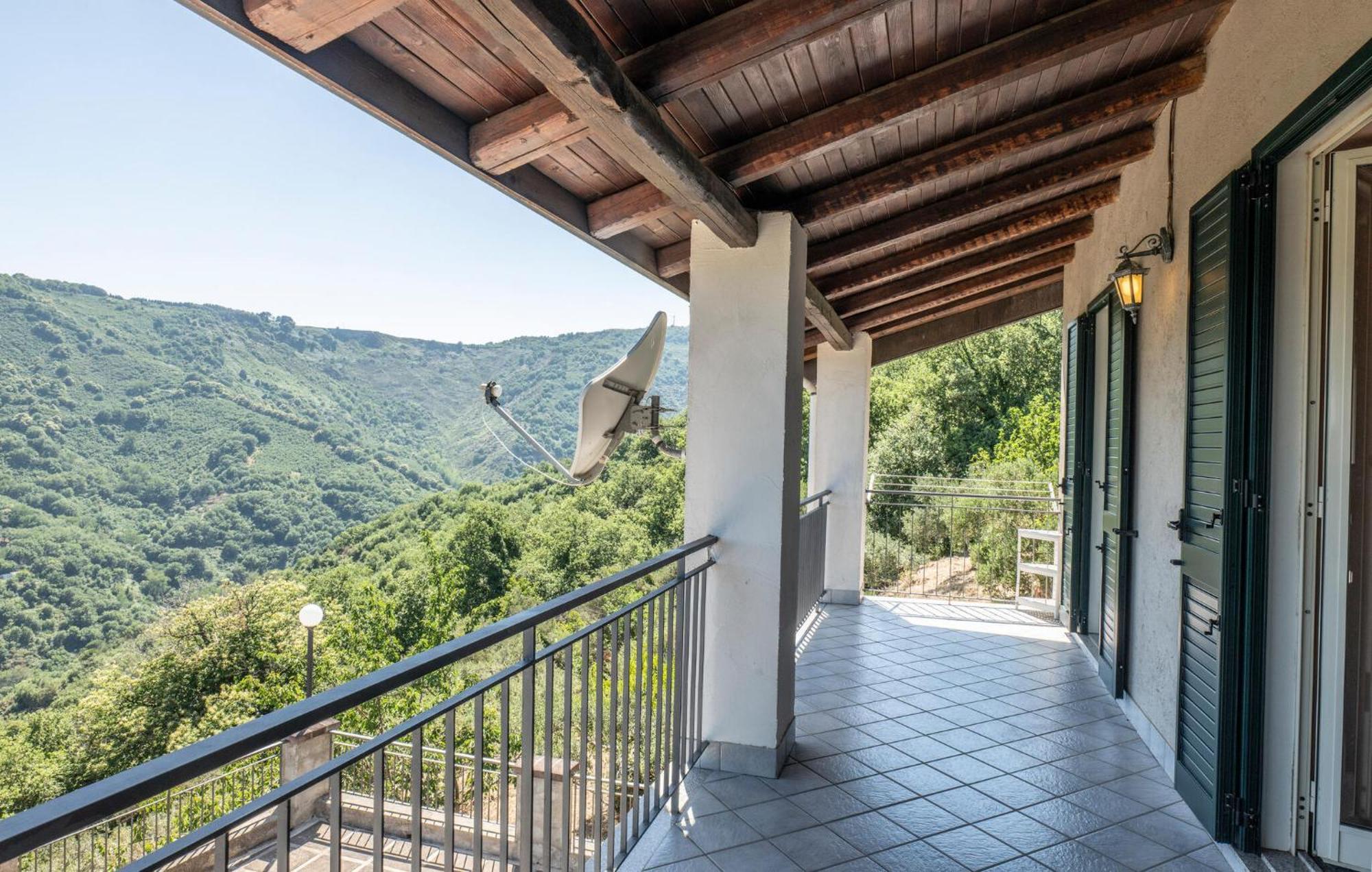 3 Bedroom Beautiful Home In Librizzi Exterior photo